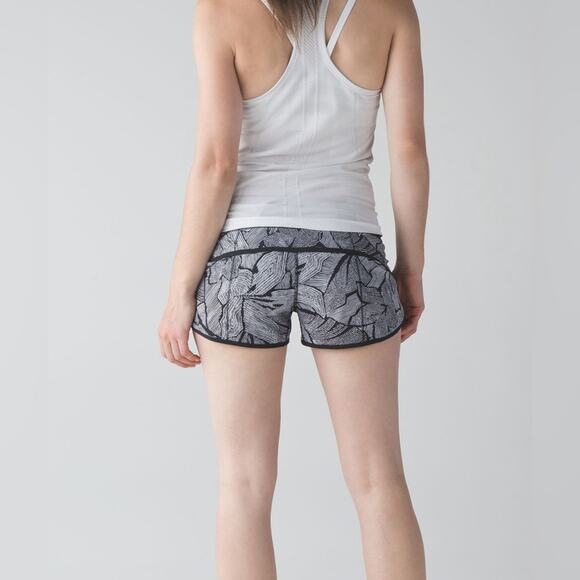 Lululemon Speed Short Dottie Tribe White Black / Black Running Jogging size 6 - Picture 10 of 11